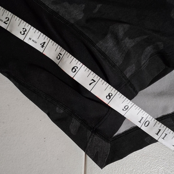 Lululemon Camo Pace Breaker Built In Biker Gym Workout Short Size L - Picture 11 of 14